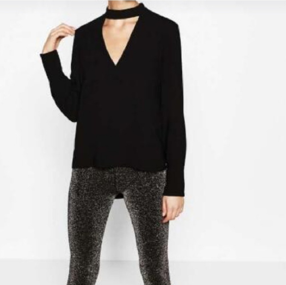 Long sleeve v neck choker black blouse